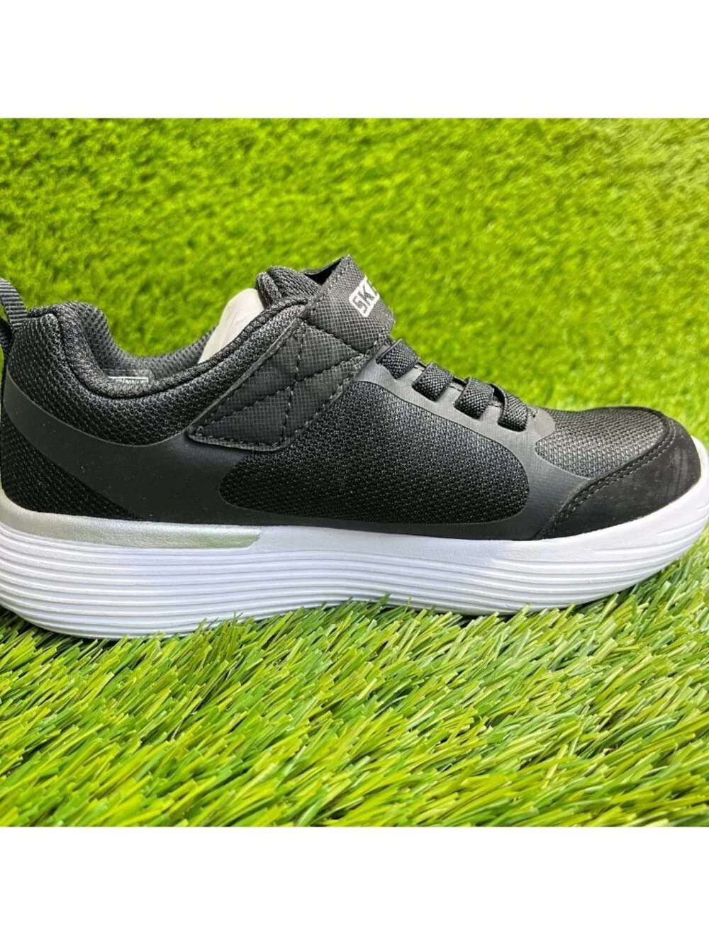 Skechers GO Run 400 V2 Watix Boys Size 1Y Black Athletic Running Shoes Sneakers